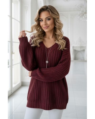  661-1 Ciepły sweter oversize o mięsistym splocie i dekolcie V - bordowy 