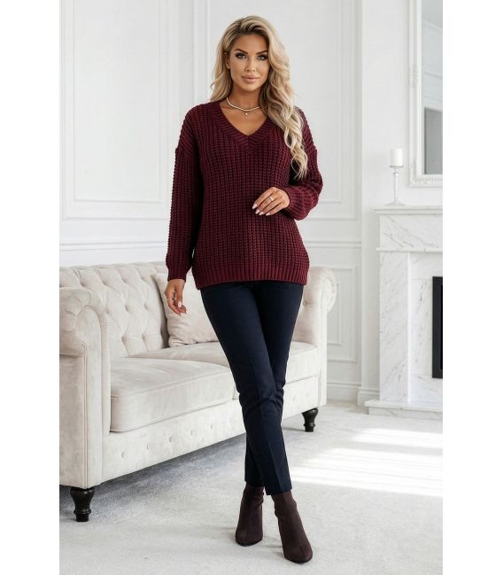  661-1 Ciepły sweter oversize o mięsistym splocie i dekolcie V - bordowy 